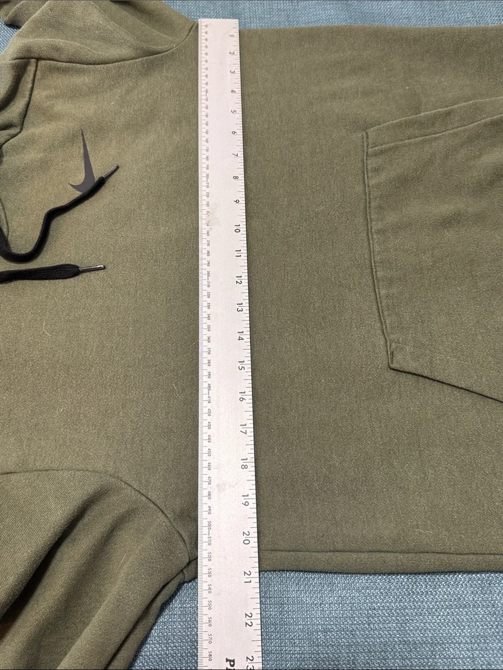 Nike Men's Olive Pullover Hoodie with Black Swoosh Size Medium CJ4321-325 Dr-Fit